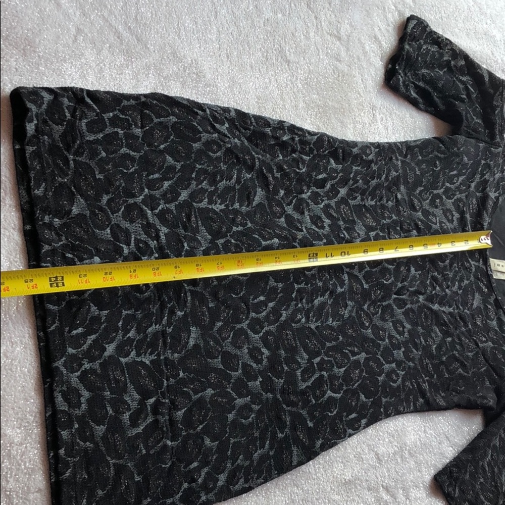 Leopard Top - Picture 2 of 3